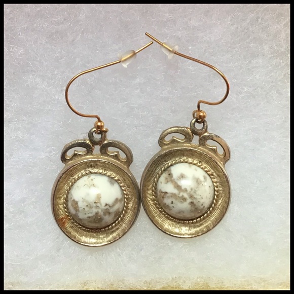 Stone Gold and White Cabochons Jewelry Set - Picture 2 of 4